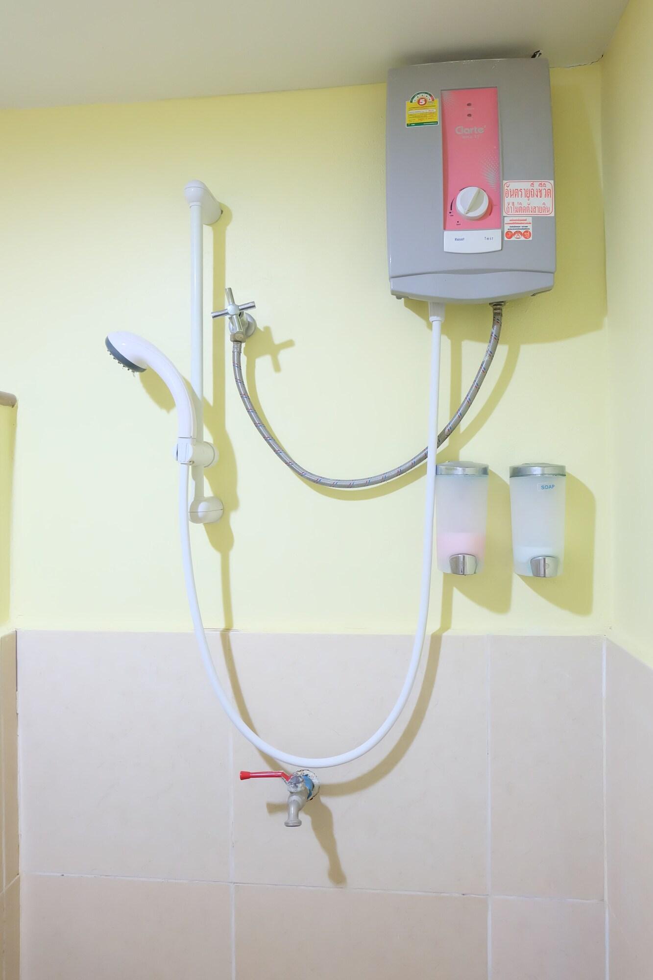 Steve Lady Hostel Банкок Екстериор снимка