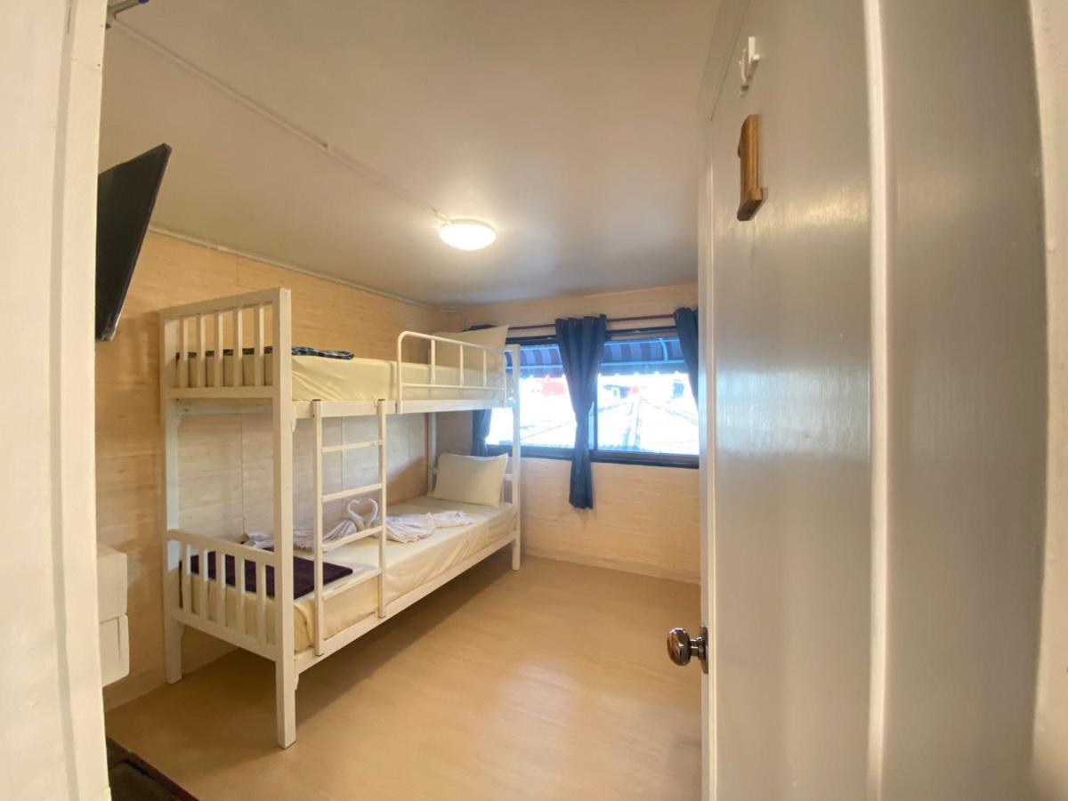 Steve Lady Hostel Банкок Екстериор снимка