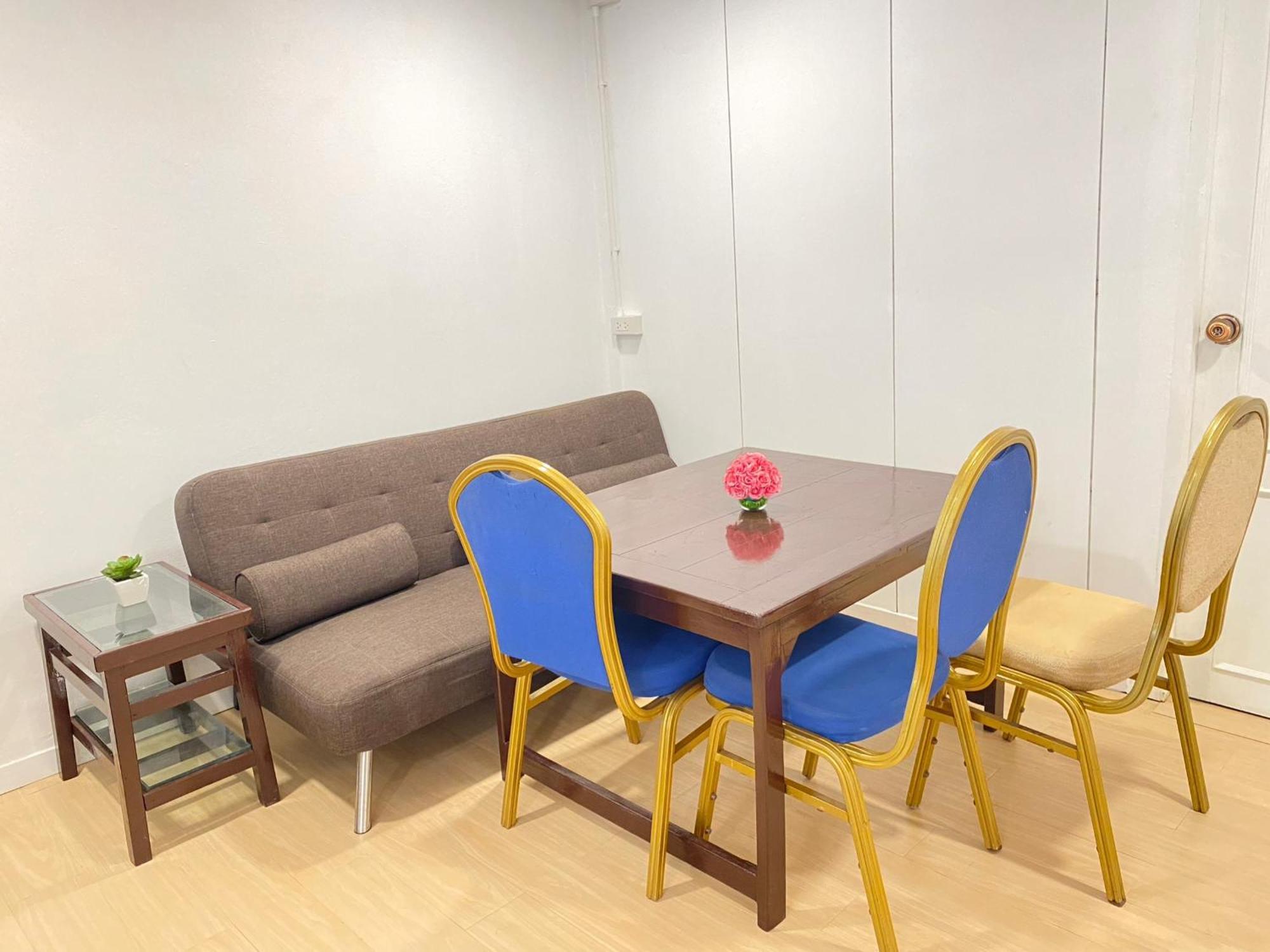 Steve Lady Hostel Банкок Екстериор снимка