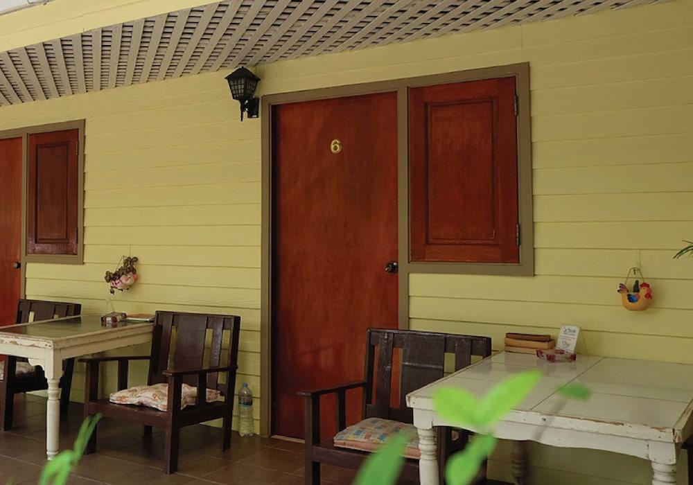 Steve Lady Hostel Банкок Екстериор снимка