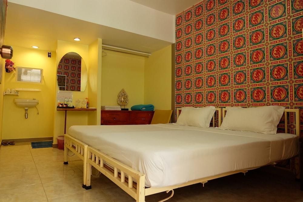 Steve Lady Hostel Банкок Екстериор снимка