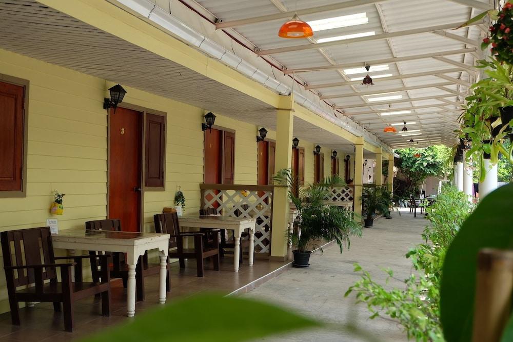 Steve Lady Hostel Банкок Екстериор снимка