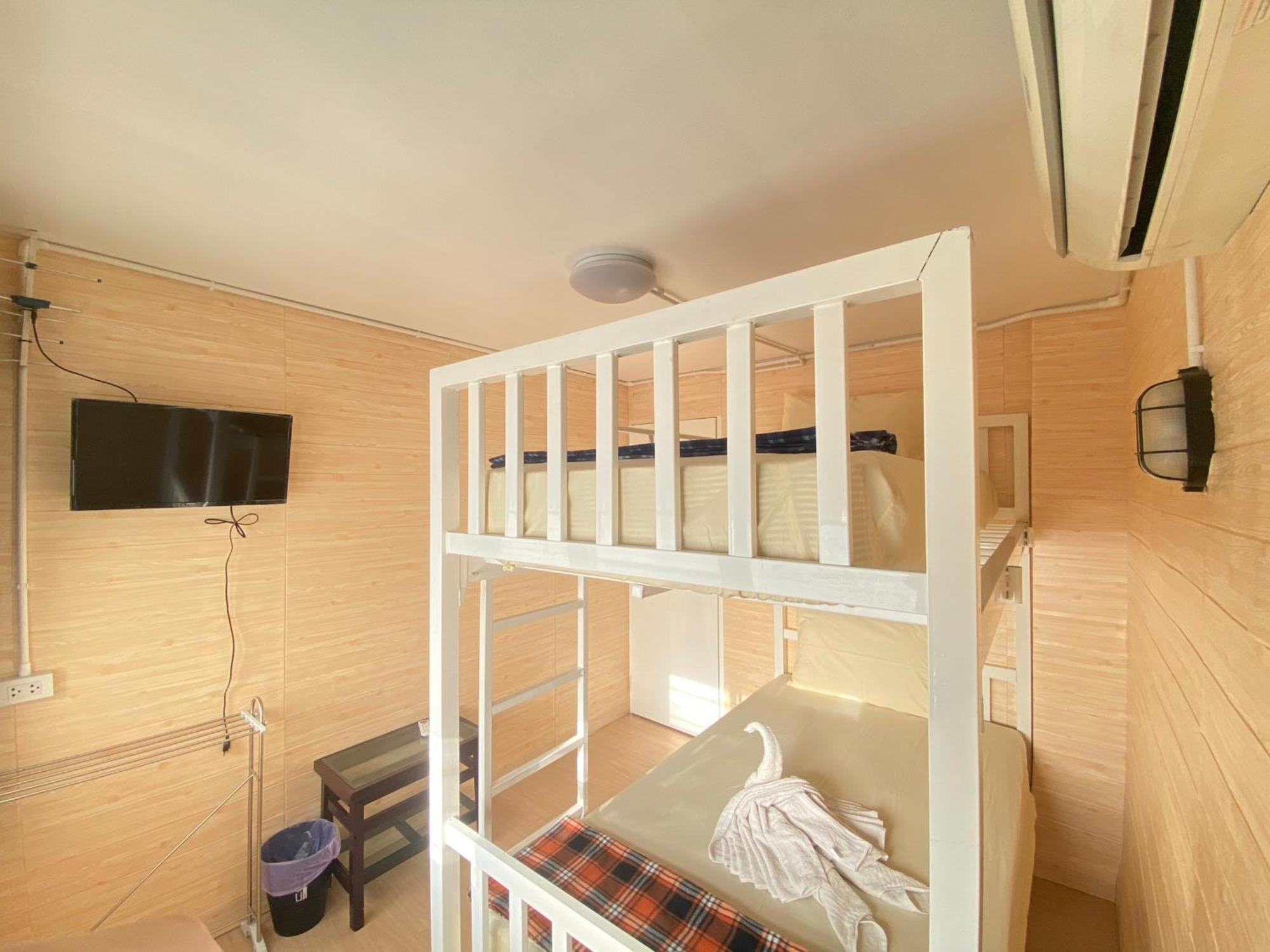 Steve Lady Hostel Банкок Екстериор снимка