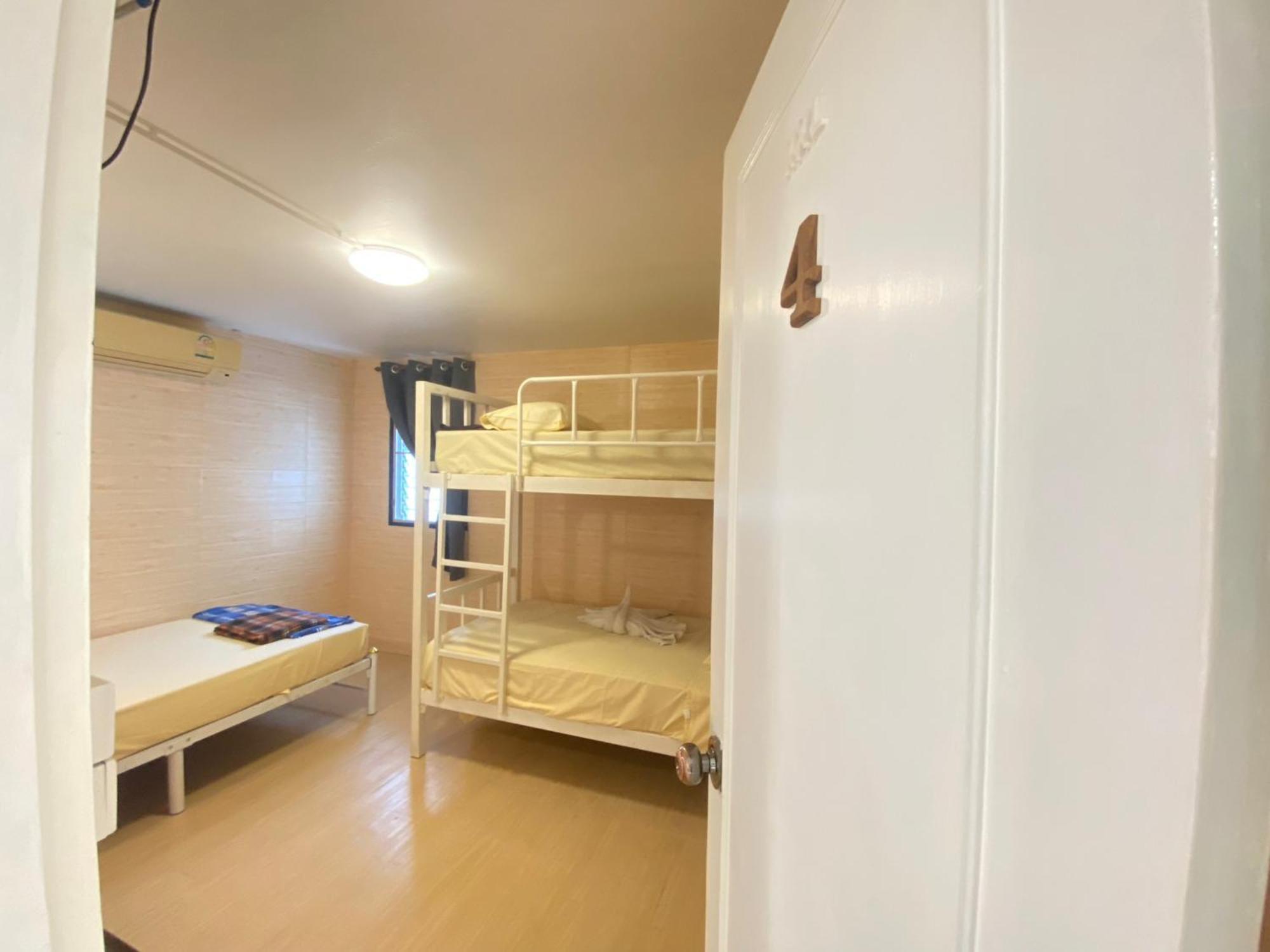 Steve Lady Hostel Банкок Екстериор снимка