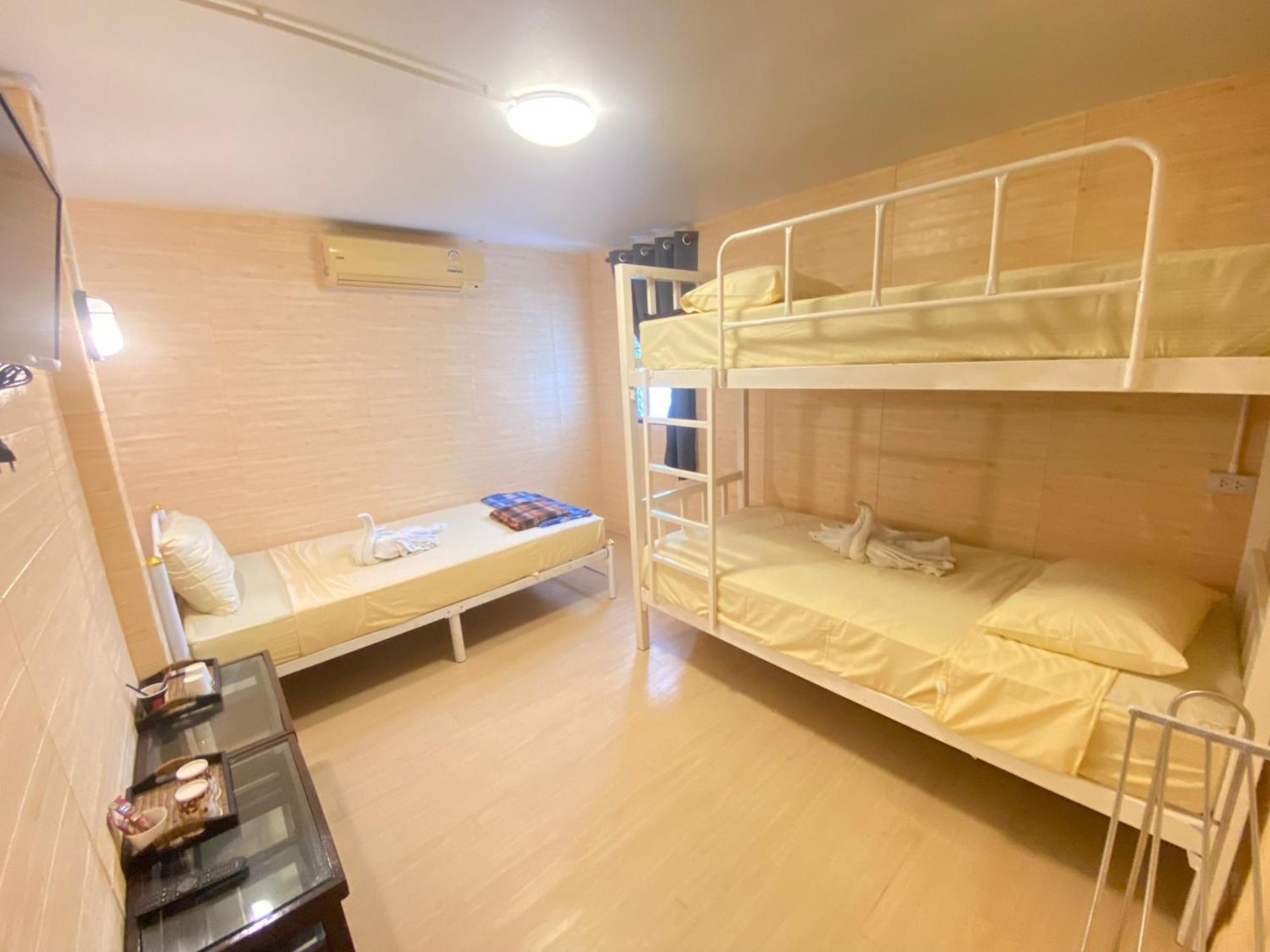 Steve Lady Hostel Банкок Екстериор снимка