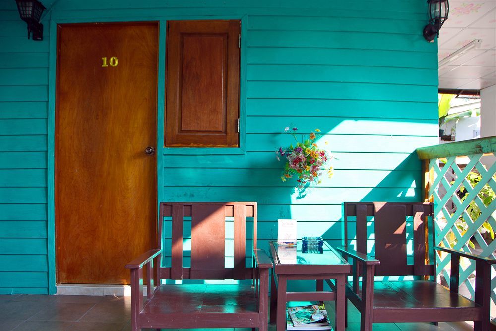 Steve Lady Hostel Банкок Екстериор снимка